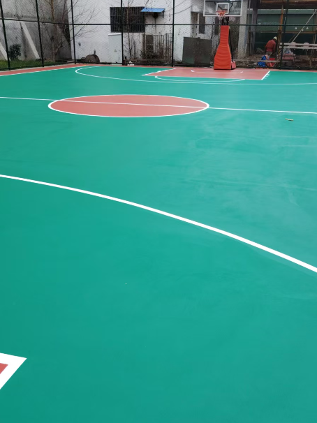 金堂 球场长期使用易出现地面开裂